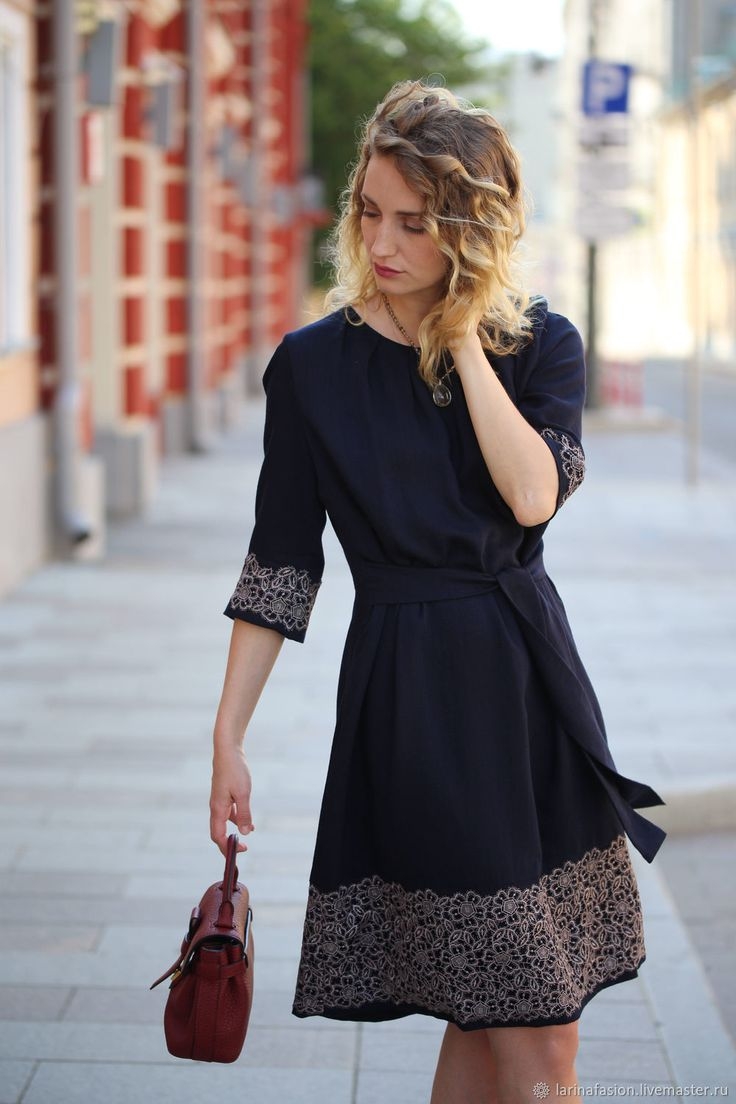 Вечернее платье с рукавами фонариками