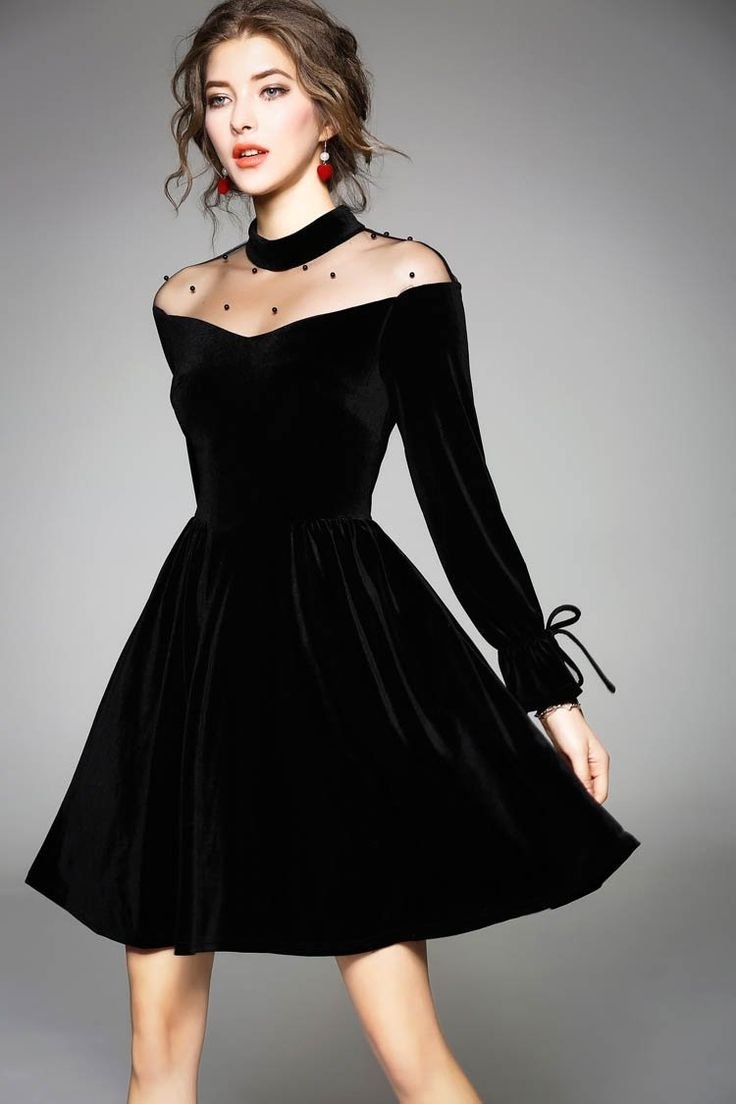 Платье черное