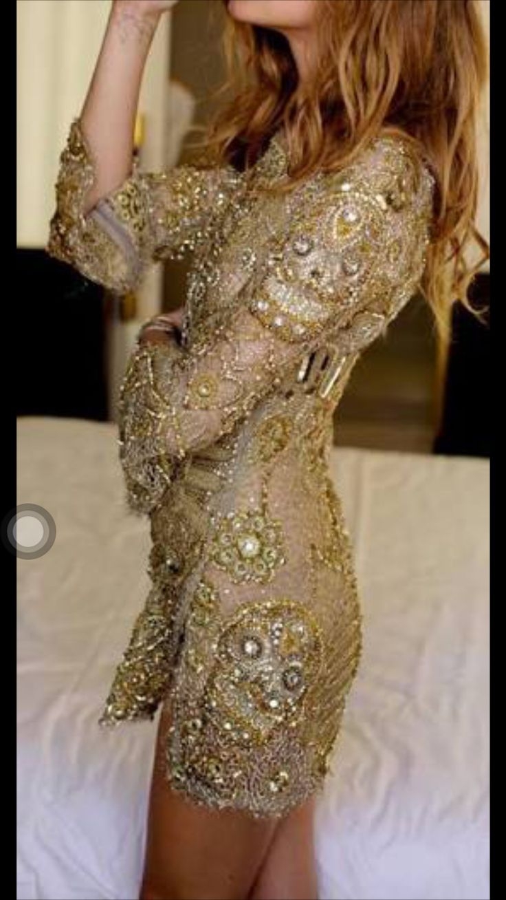 Платье расшитое пайетками