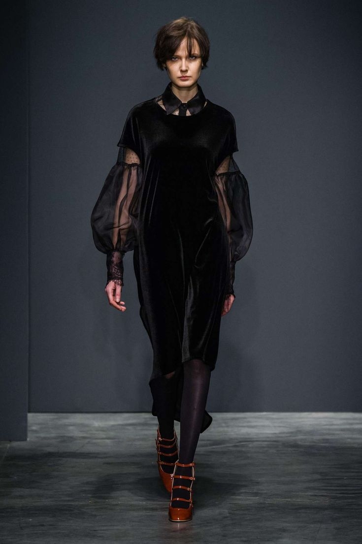 Бархатное платье тренд мода 2022