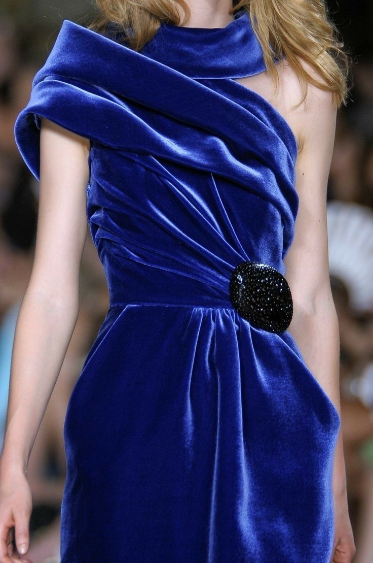 Платье из шелкового бархата