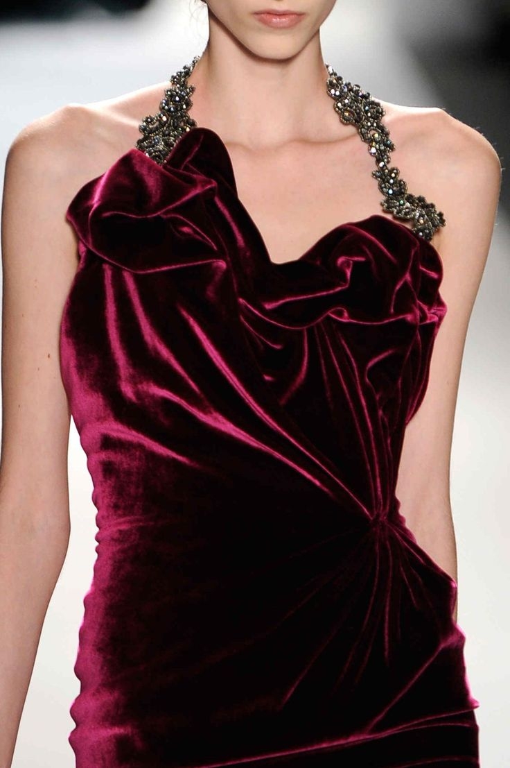 Платье из натурального бархата