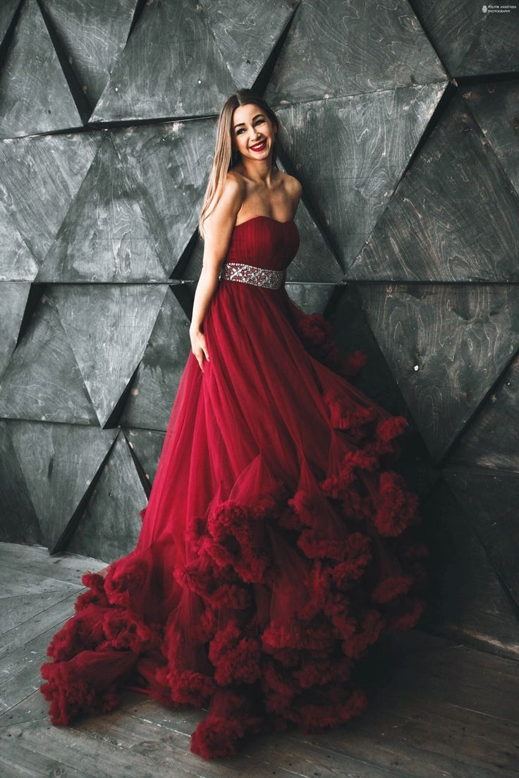 Фотомодель в платье