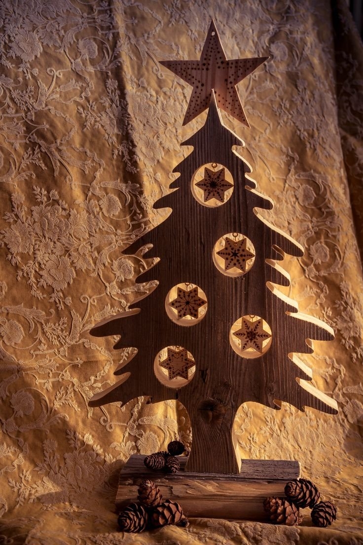 Новогодние из дерева