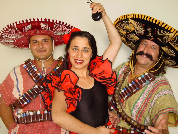 Испанцы и Мексиканцы