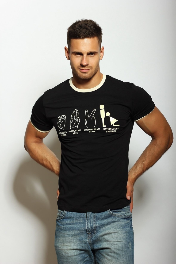 Стильные футболки для мужчин