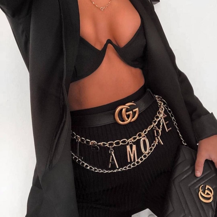 Чёрная одежда для девушек с цепями