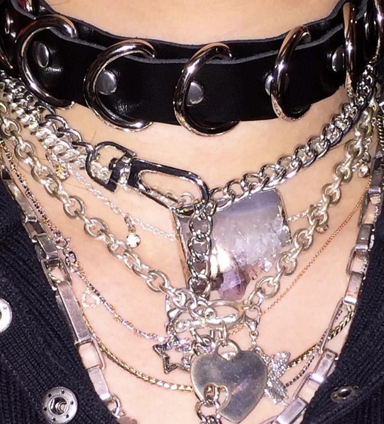 Бижутерия в стиле гранж