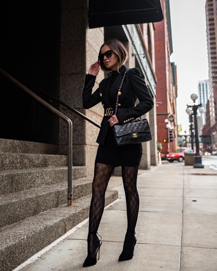 Образ с кожаннфми шортами