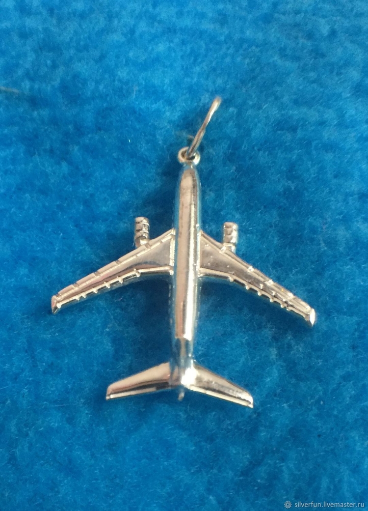 Золотая подвеска самолет