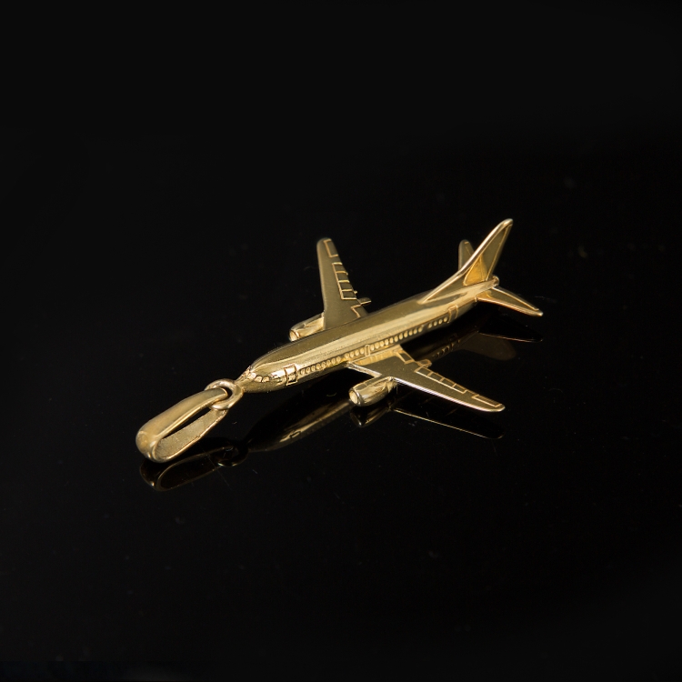Золотой кулон самолет