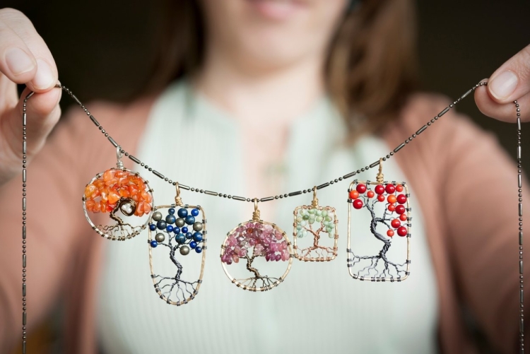 Изделия из проволоки и бисера