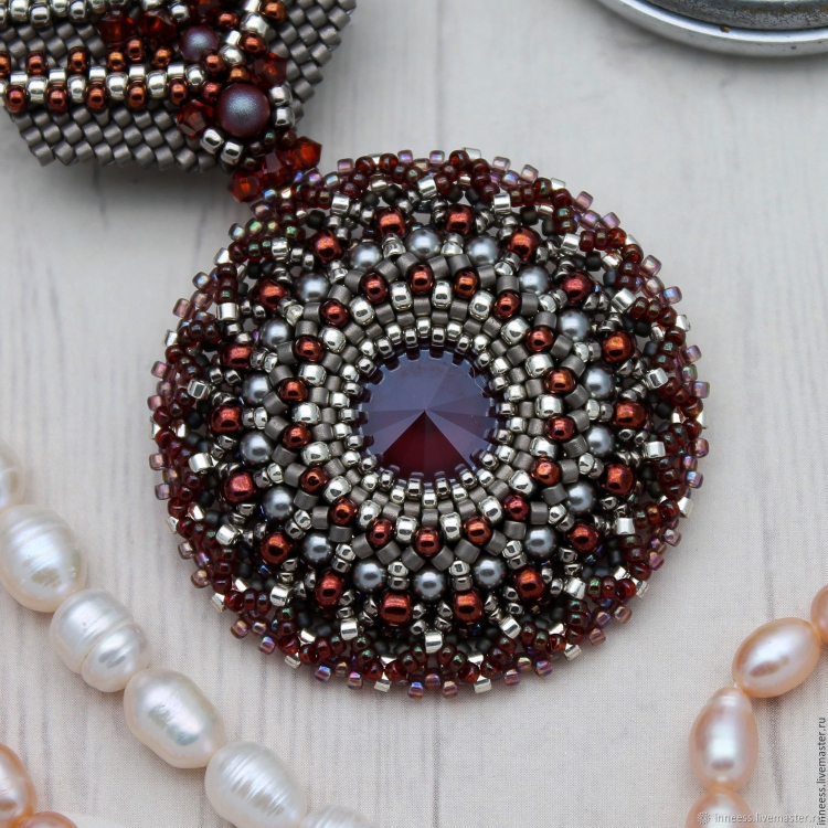 Брошь орден из бисера