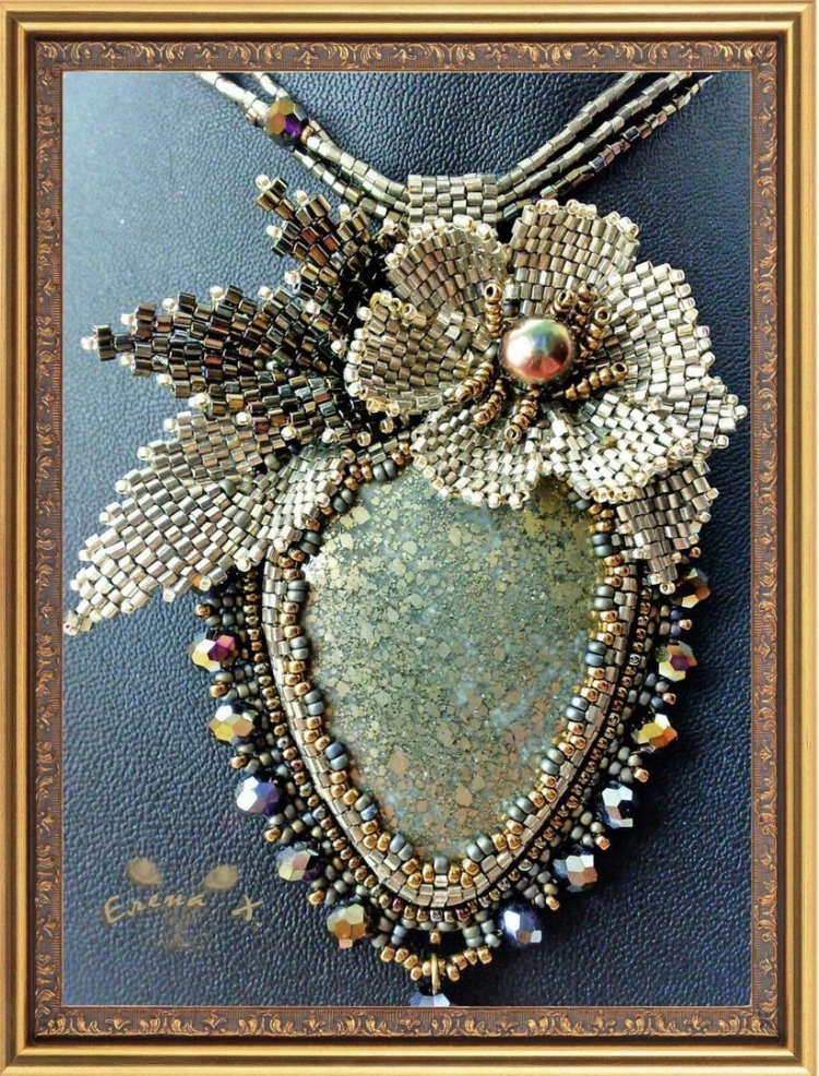 Подвески броши из бисера