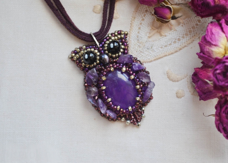 Броши с аметистом бижутерия из бисера