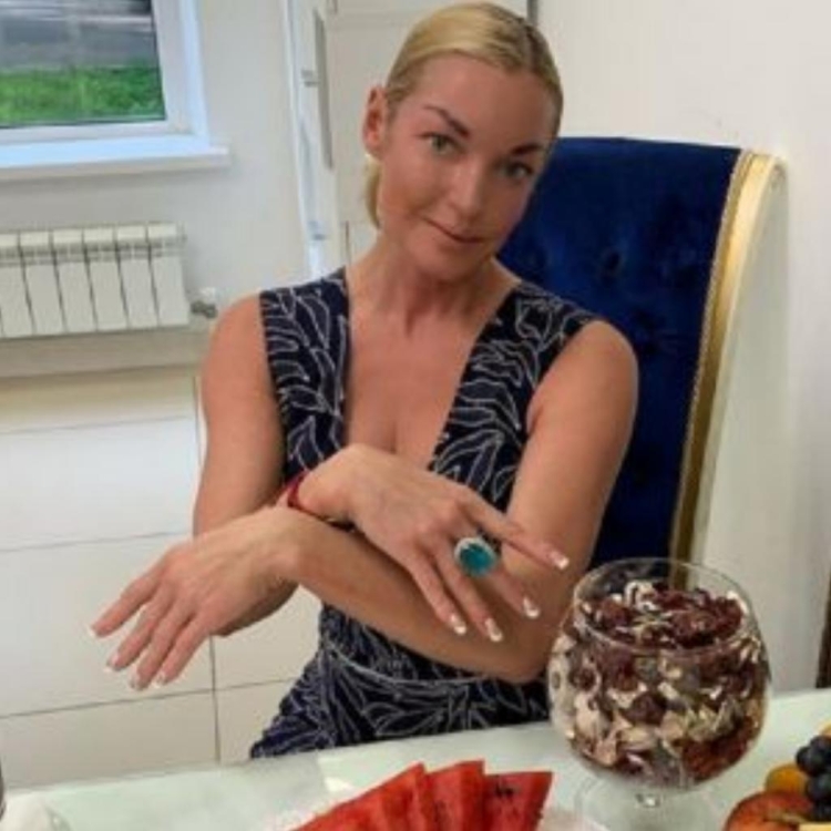 Кольцо Анастасии Волочковой с турмалином Параиба