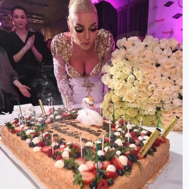 Шоу кондитер Анастасия Волочкова