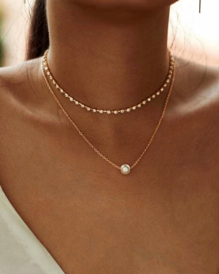 Золотая цепочка с кулоном