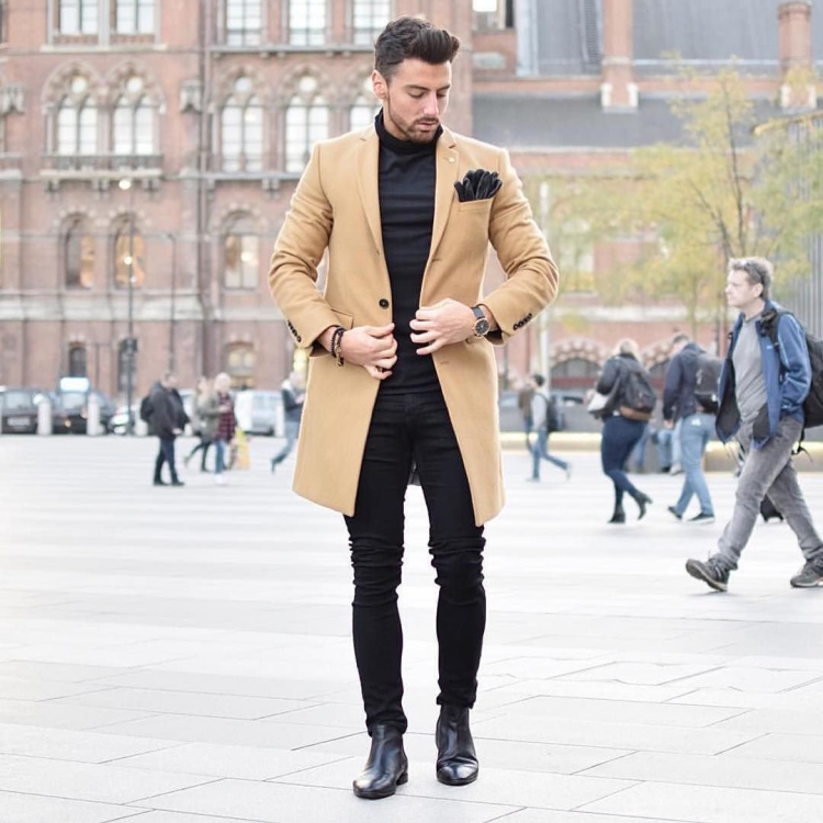 Брюки с пальто мужчине