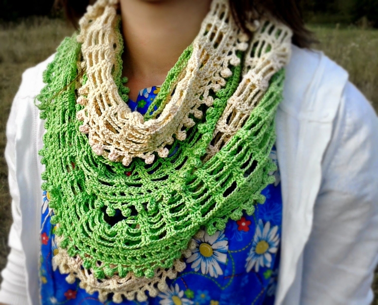 Вязаные украшения на шею