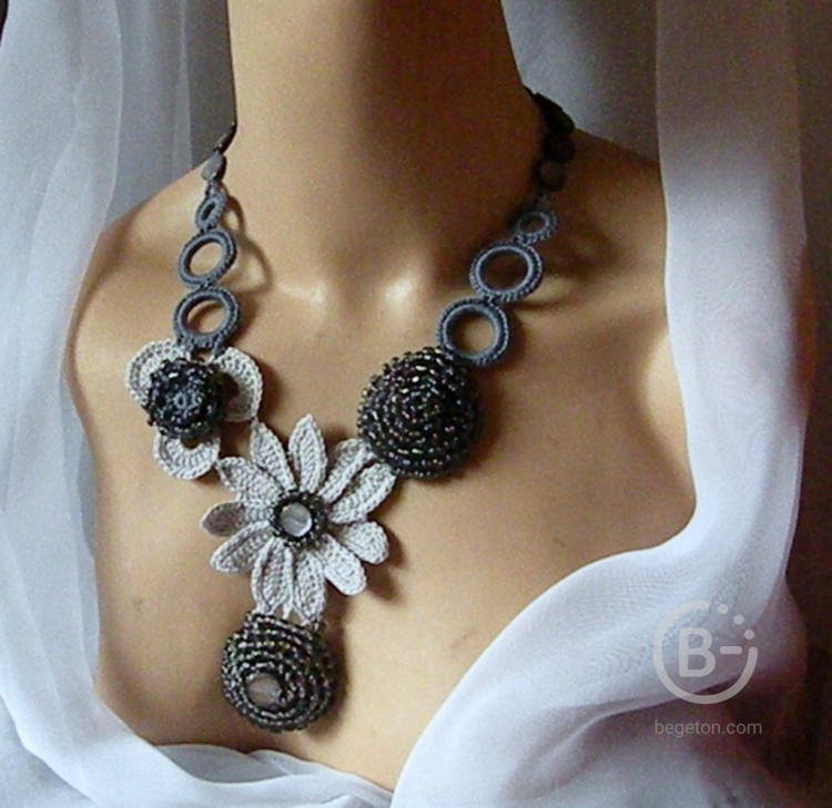 Вязаные украшения крючком