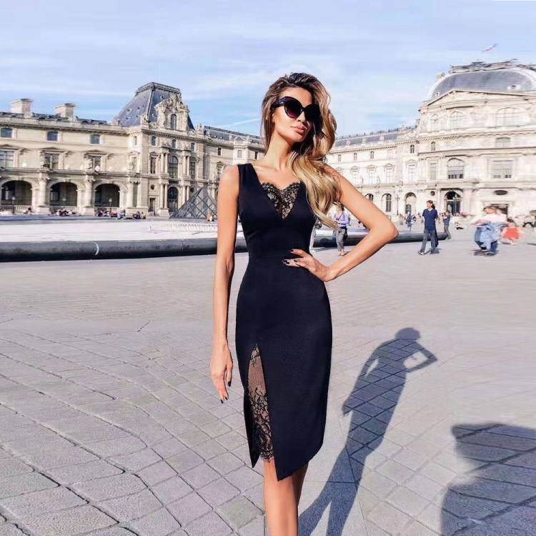 Кожаная юбка и ботфорты