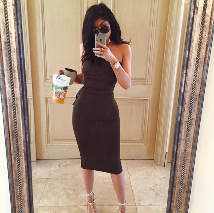 Образ с платьем в цветочек