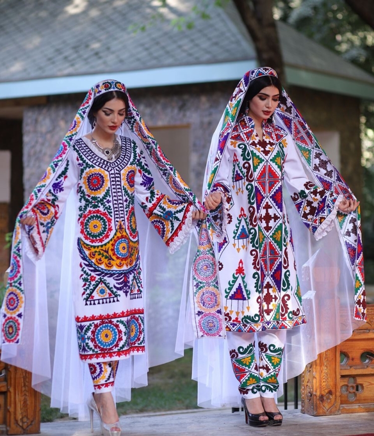 Узбекистан Миллий либослар