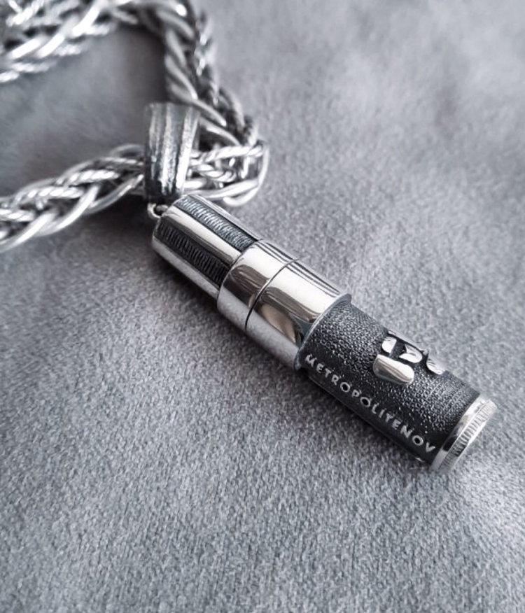 Кулон тайник