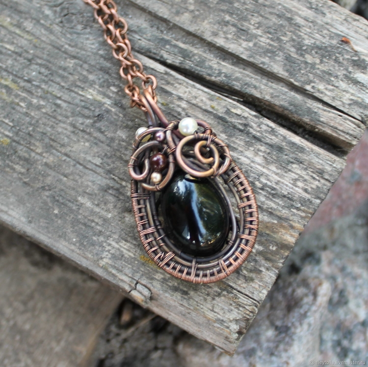 Кулон с камнем раухтопаз