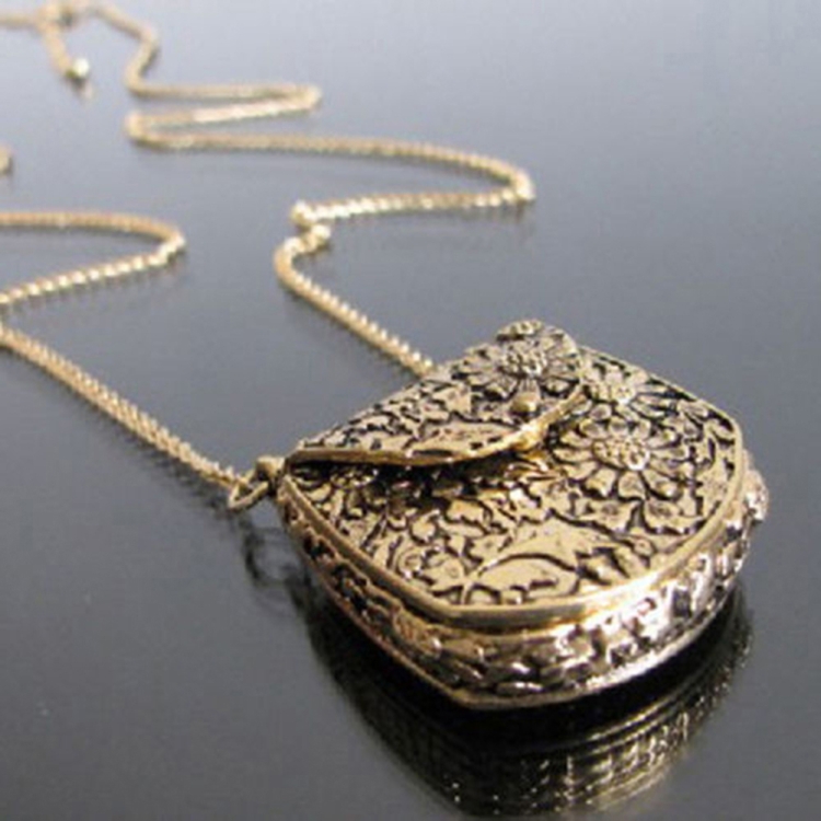 Медальон на цепочке