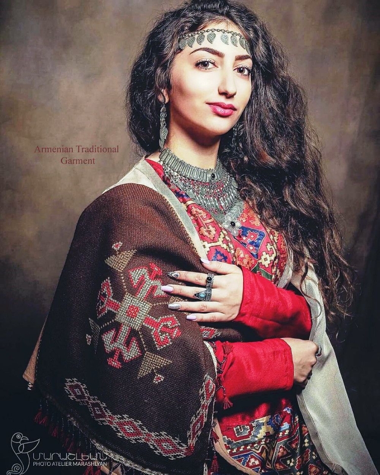 Армянский костюм Сюник