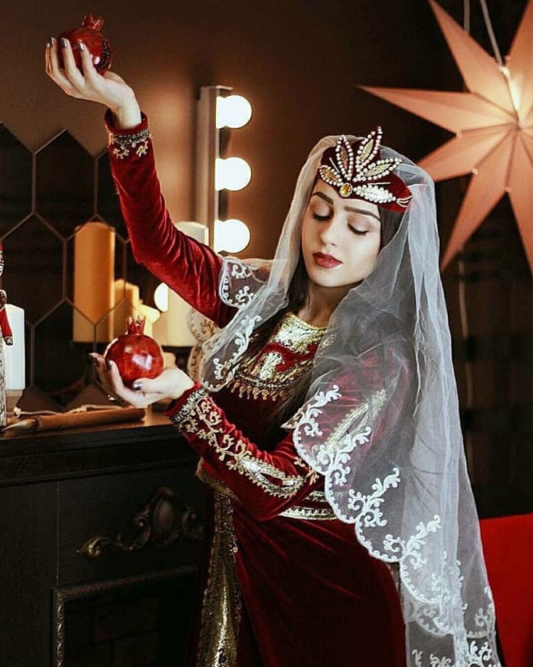 Платье в армянском стиле