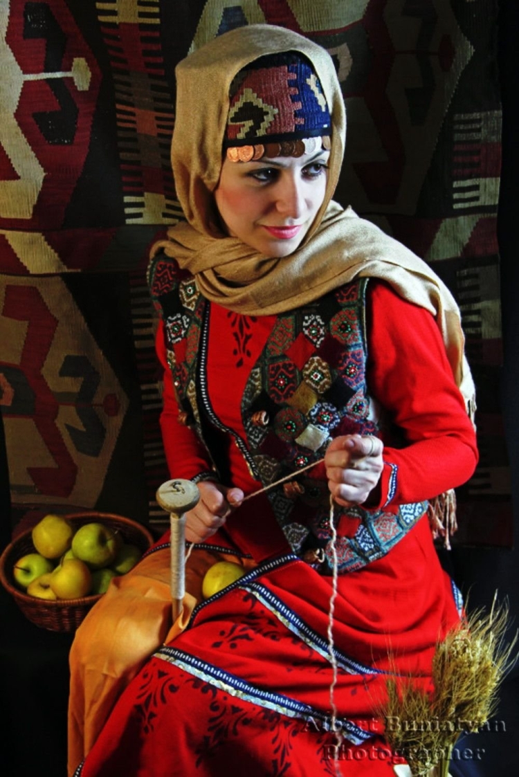 Национальный костюм Армении женский