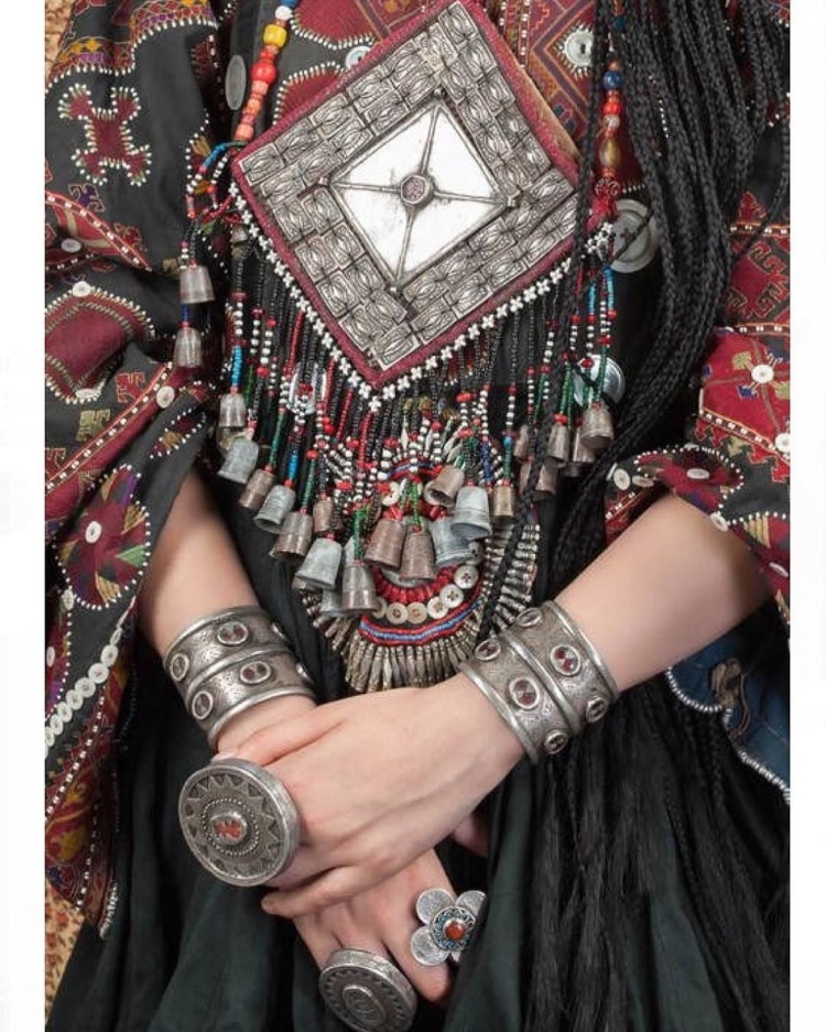 Армянский национальный костюм Сирушо