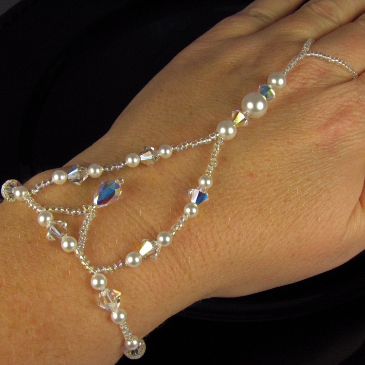 Слейв-браслет Жади из бисера