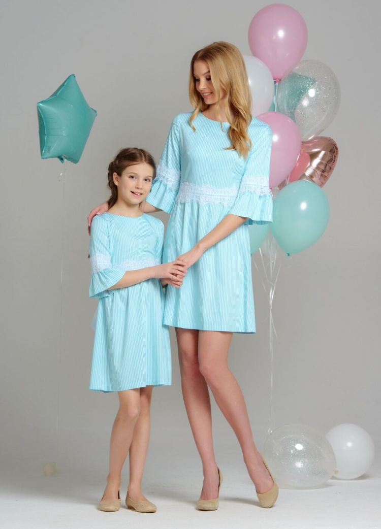 Мама и дочка в одинаковых нарядах