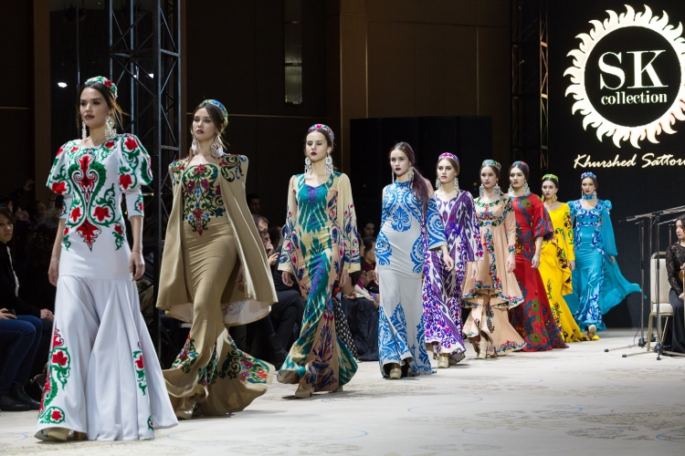 Узбекские национальные вечерние платья