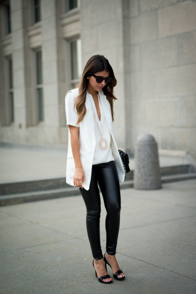 Кожаные брюки и топ с пайетками