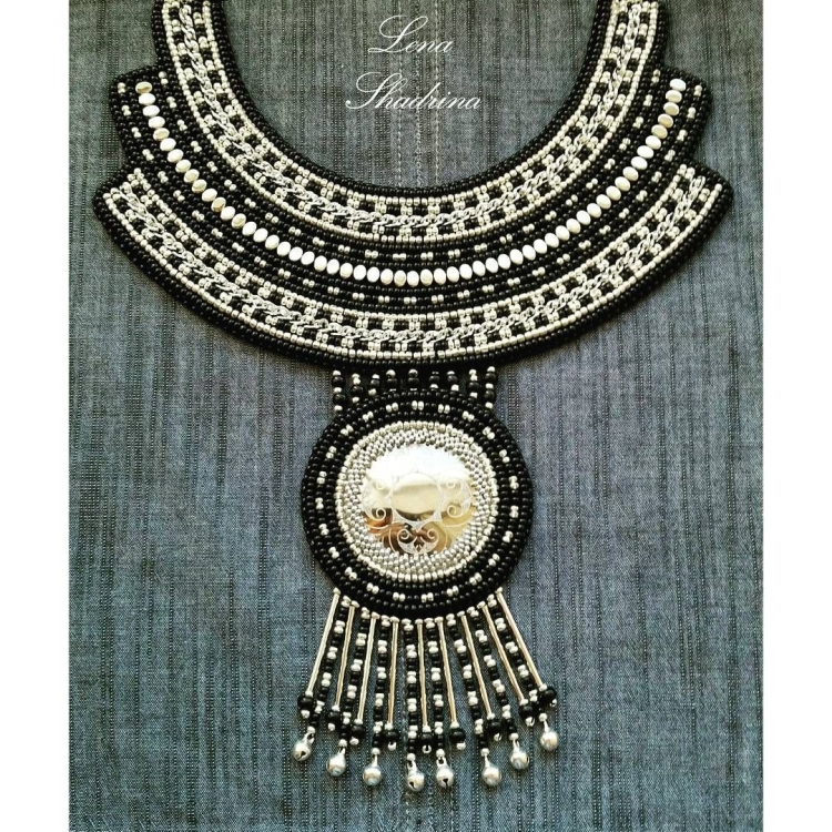 Илин кэбиhэр из бисера