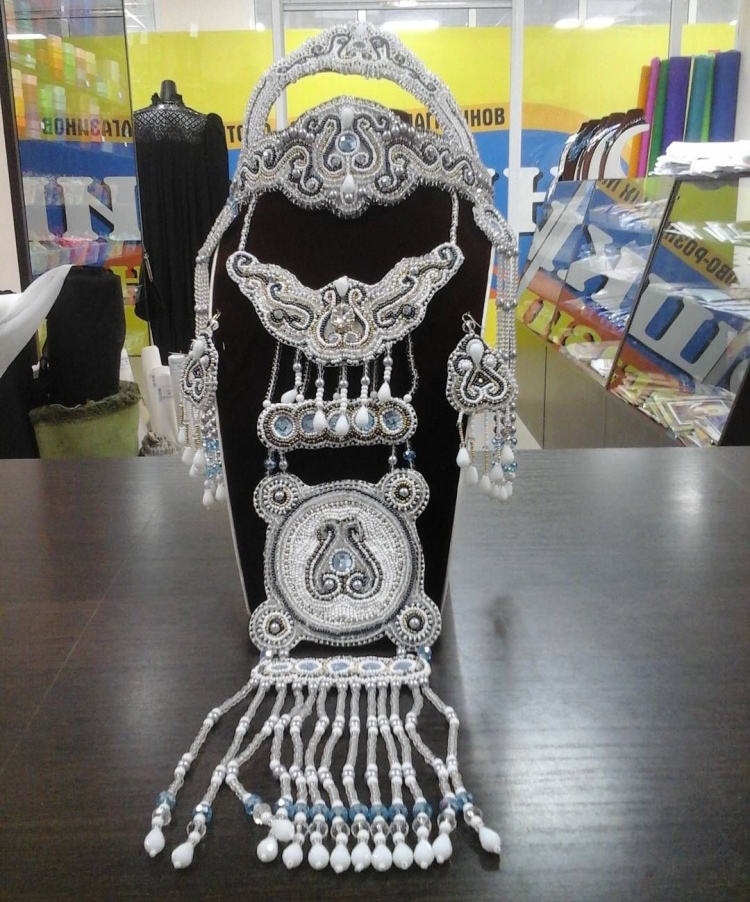 Сахалыы бастына