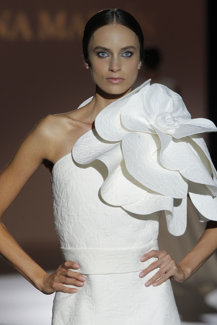 Красивые платья с цветами