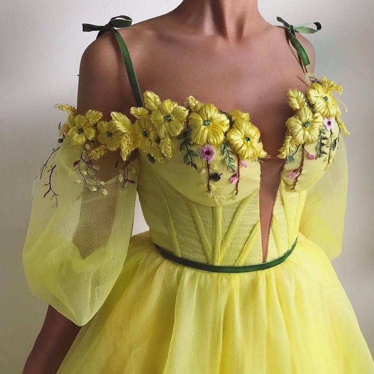 Платья с обьемными рука