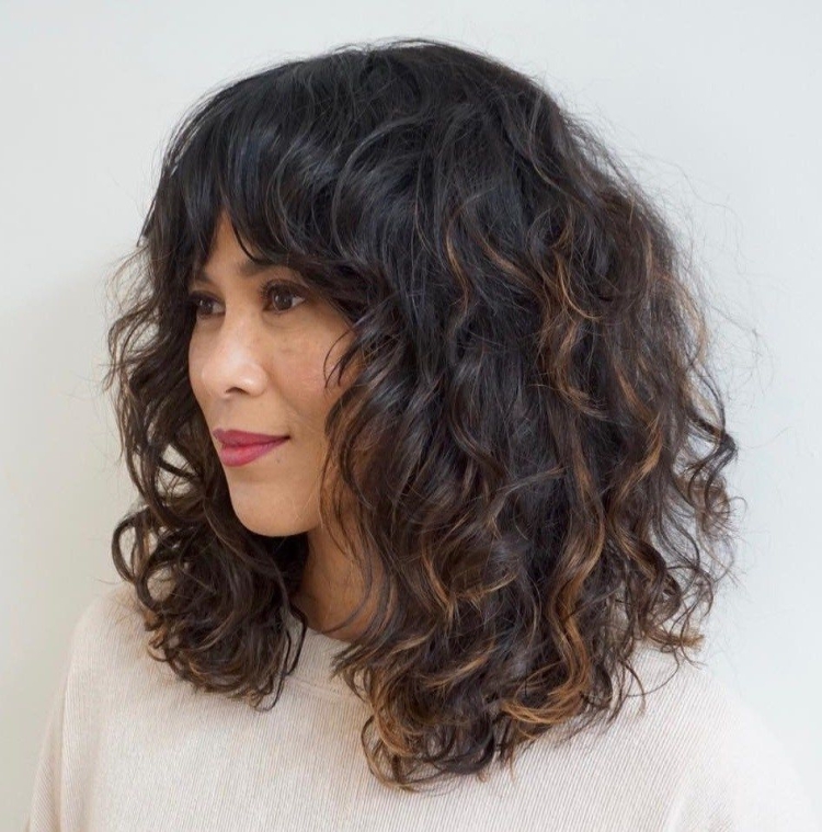 Лонг Боб на вьющиеся волосы