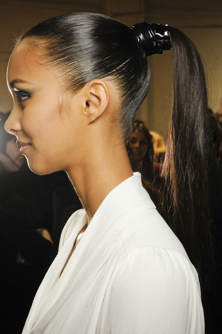 Причёска конский хвост женская