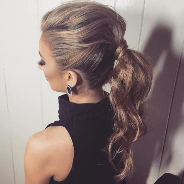 Прическа хвостик женская