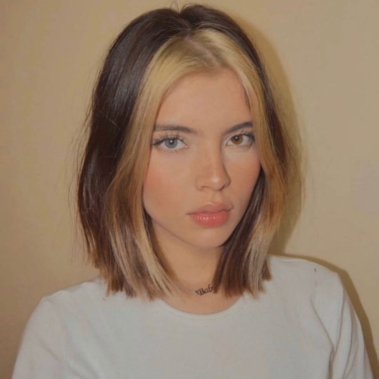 Каре с осветленными передними прядями