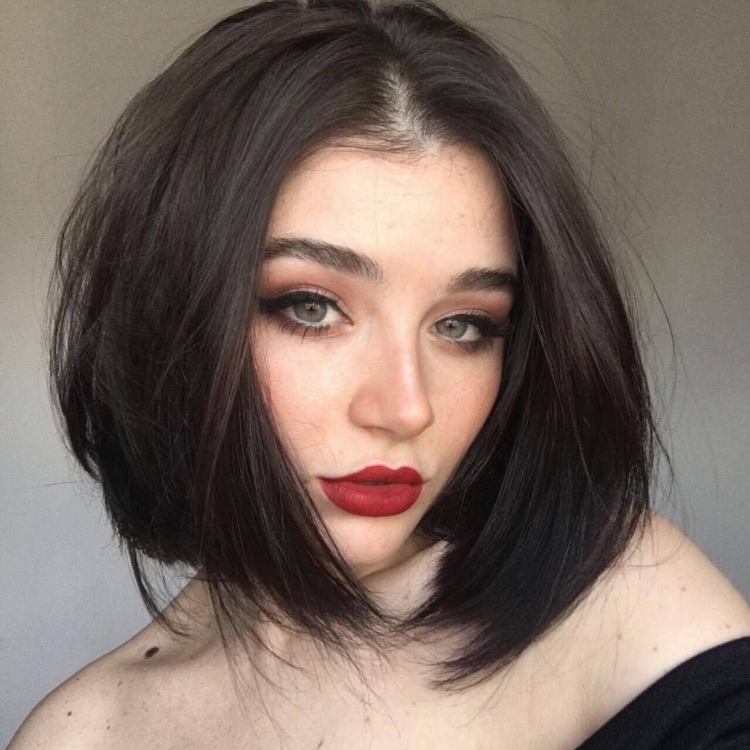 Мишель Алвес черное каре