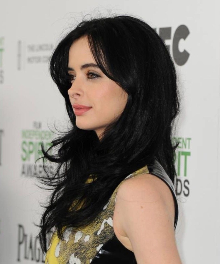 Знаменитости с черными волосами