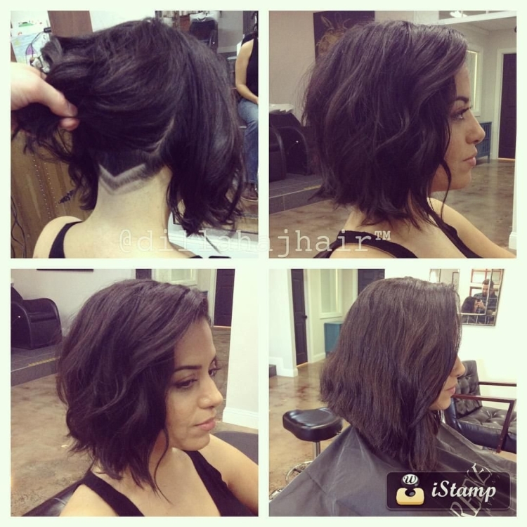 Каре с выбритым затылком кудрявые волосы